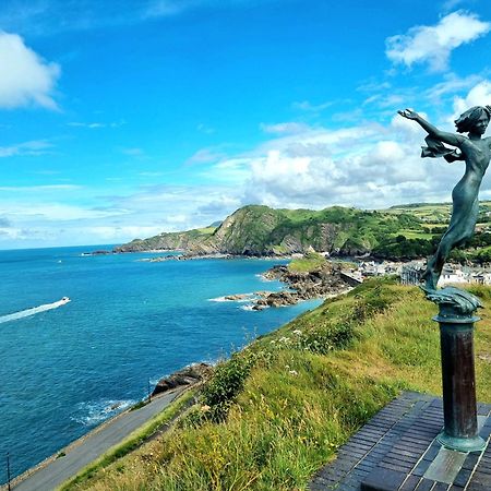 Sea Views, Big 2 Bed Flat Close To Beach & Harbour Ilfracombe Exterior photo