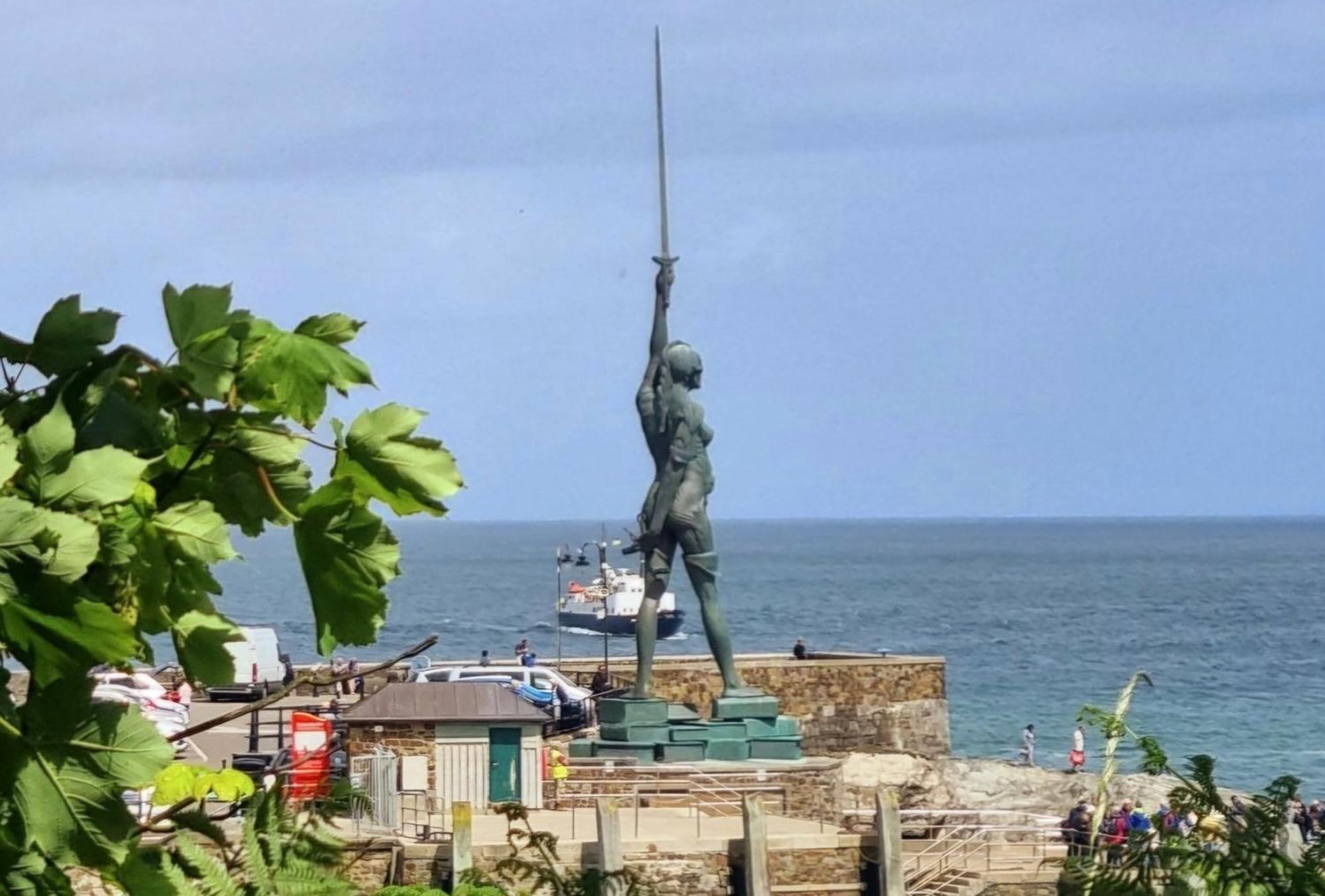 Sea Views, Big 2 Bed Flat Close To Beach & Harbour Ilfracombe Exterior photo