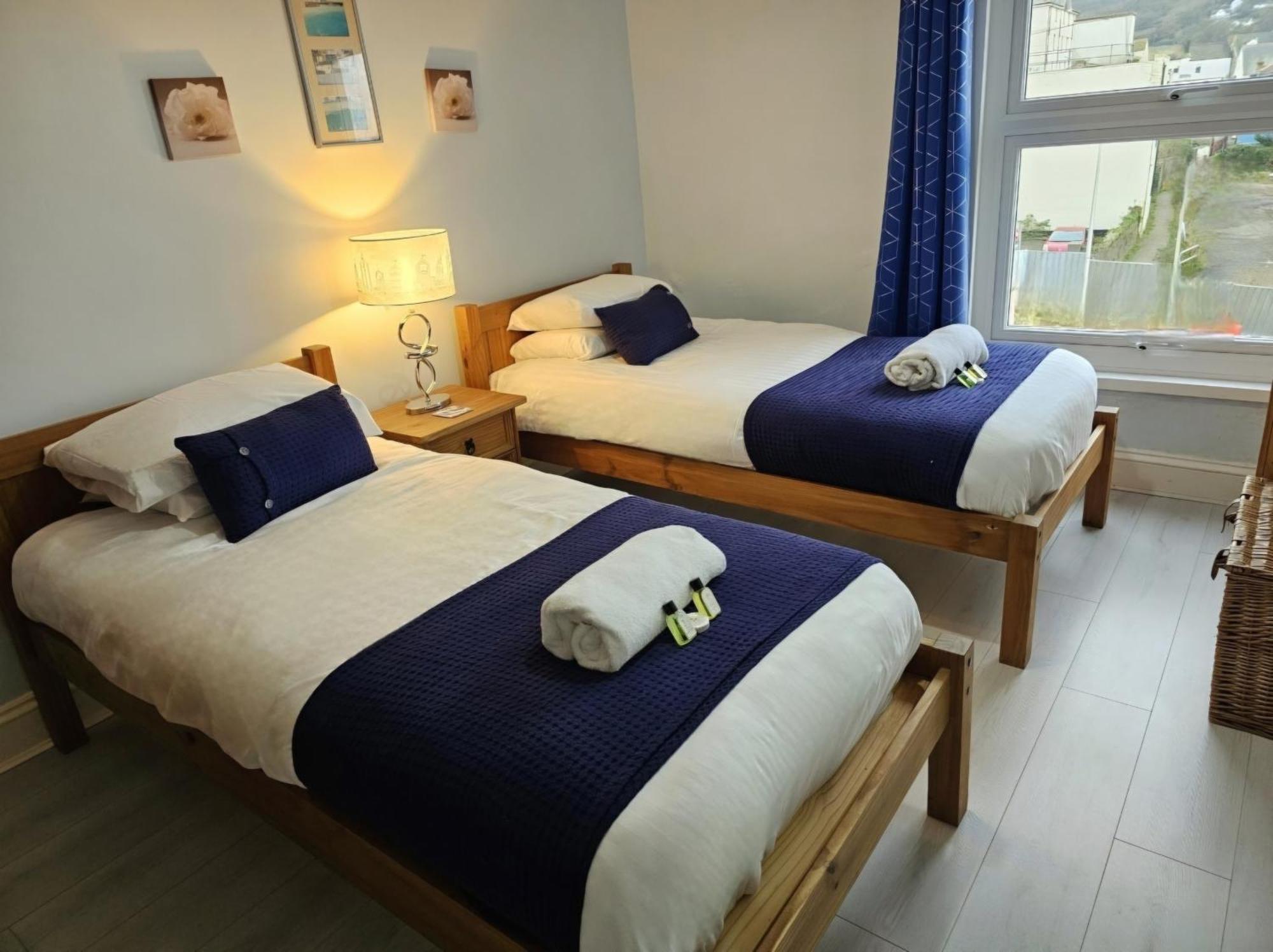 Sea Views, Big 2 Bed Flat Close To Beach & Harbour Ilfracombe Exterior photo